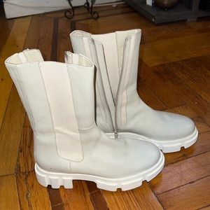 Free people log sole boot in size 38 color light grey and white